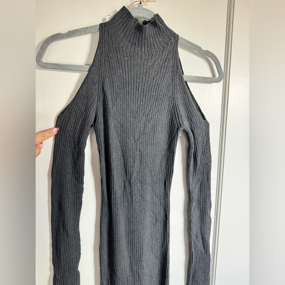 Astr Gray Open Shoulder Ribbed Maxi Dress. NWOT